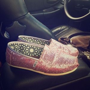 Toms💖 size 5-6 1/2 fit as well