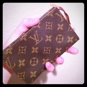 Trade!!!Louis Vuitton clutch used once