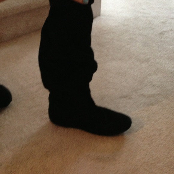 Boots - Picture 3 of 3