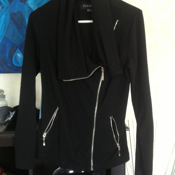 Asymmetric black sweater with zippers