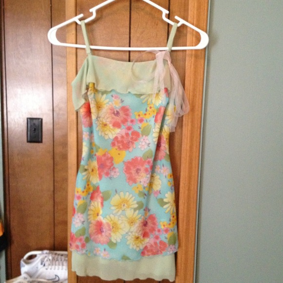 🚫SOLD🚫 Cute Flower Shirt