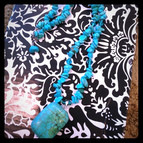Turquoise stone necklace