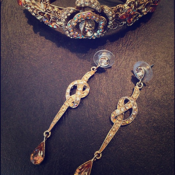 Custom gold hair clip and earrings