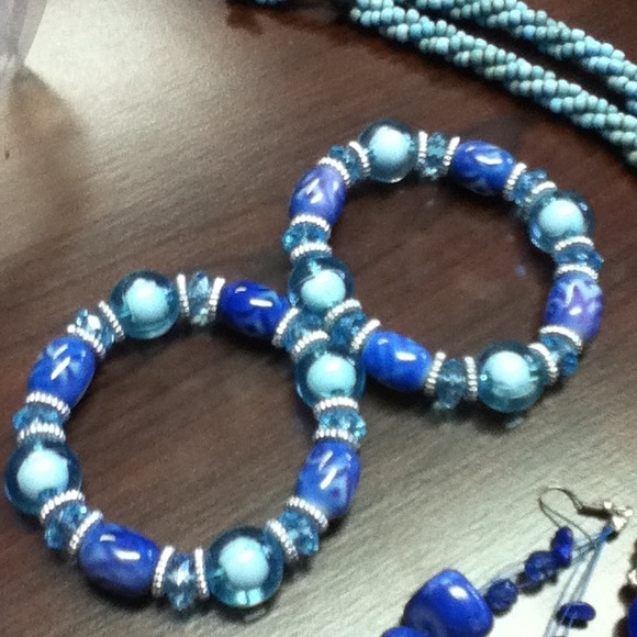 Just reduce Beautiful Necklace set - Picture 2 of 4