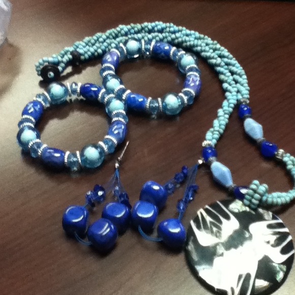 Just reduce Beautiful Necklace set - Picture 4 of 4