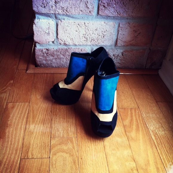 Black Blue Yellow Faux Suede Booties - Picture 3 of 4