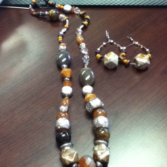 Just reduce Set with earrings n bracelet - Picture 4 of 4