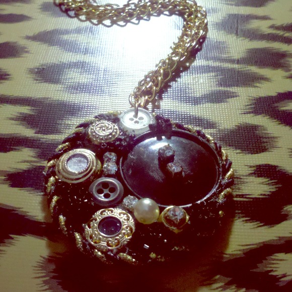 Necklace with mirror pendant