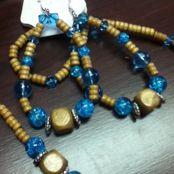 Long necklace with earring - Picture 2 of 3