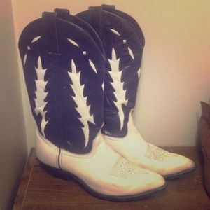 Black and White cowboy boots!