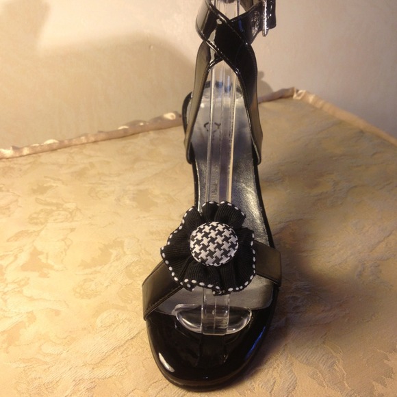 Lady Jane sample Kimberly  sandal - Picture 2 of 3