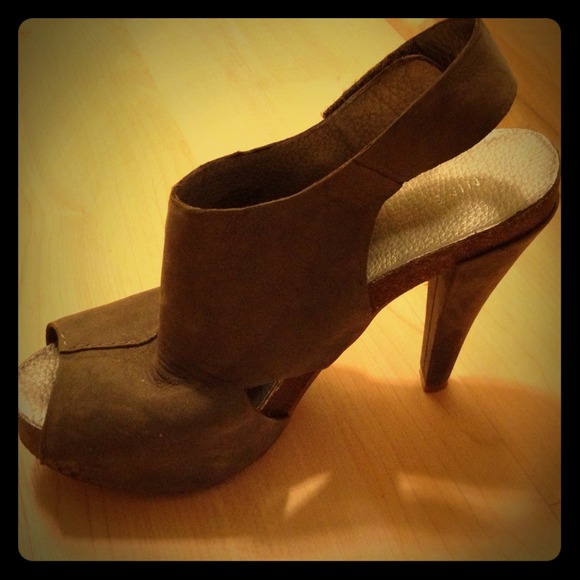 Nine West heel