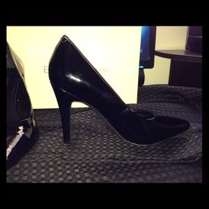 BCBG GENERTION Patent Leather Stiletto