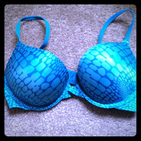 *RESERVED* Maiden form push-up bra.