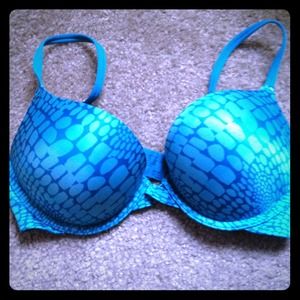 *RESERVED* Maiden form push-up bra.