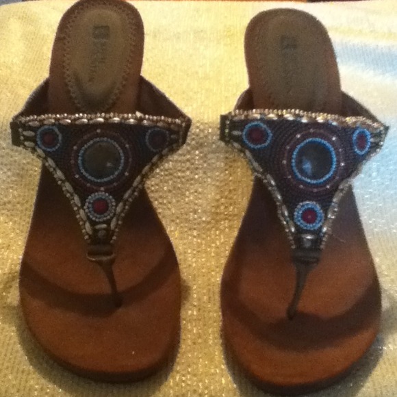 White Mountain sandal