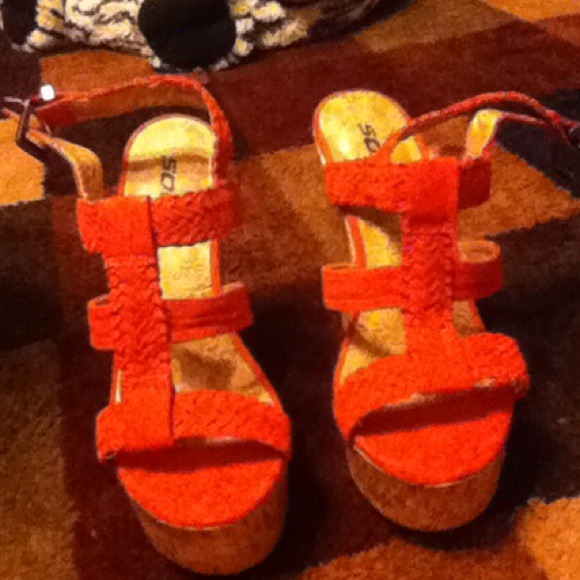 ✋TRADED✋Dark Orange Open Toe Wedges