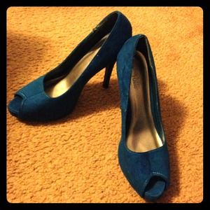 Teal peep toe
