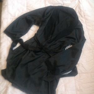 Jones New York black robe size small
