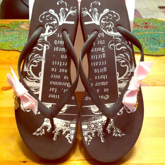 Juicy couture shoes!