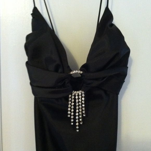 REDUCED:Show stopping dress - Picture 2 of 4