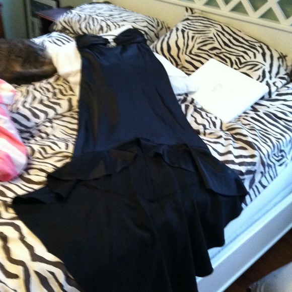 REDUCED:Show stopping dress - Picture 3 of 4