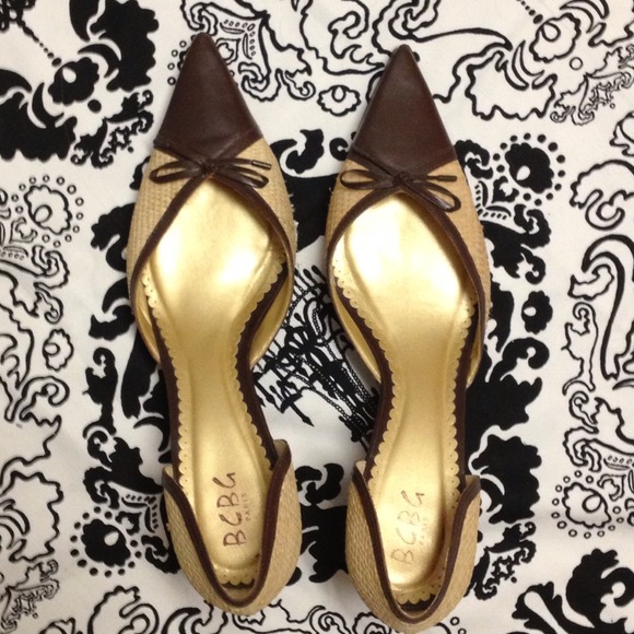BCBG Shoes - BCBG kitten heels