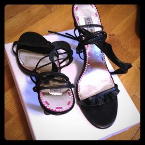 Steve Madden ruffle tie up sandal heels