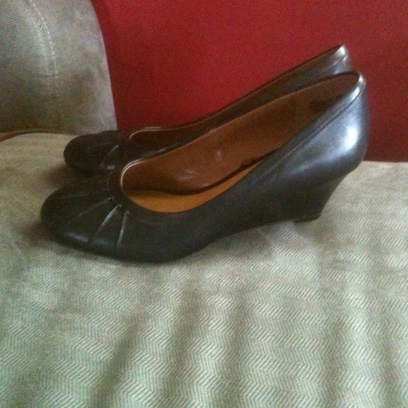 Black Wedges. - Picture 2 of 3