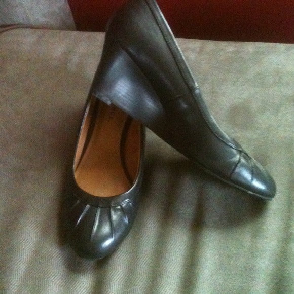 Black Wedges. - Picture 3 of 3