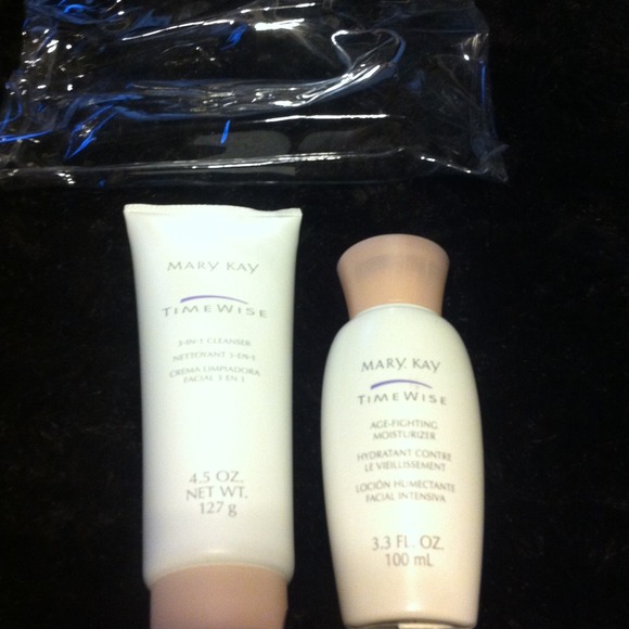 3-in-1 cleanser and Time wise moisturizer trade*