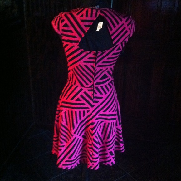 Host Pick X2!/hotpink stripe dress triangle back - Picture 3 of 4