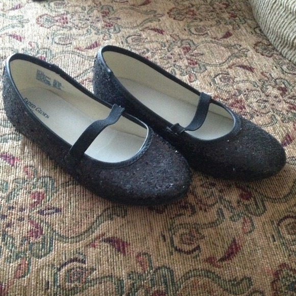 🚫Sold🚫🌺Girls sparkling flats, size 11🌺