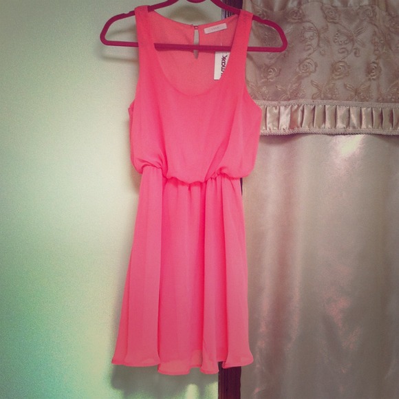 Stunning summer dress🌸