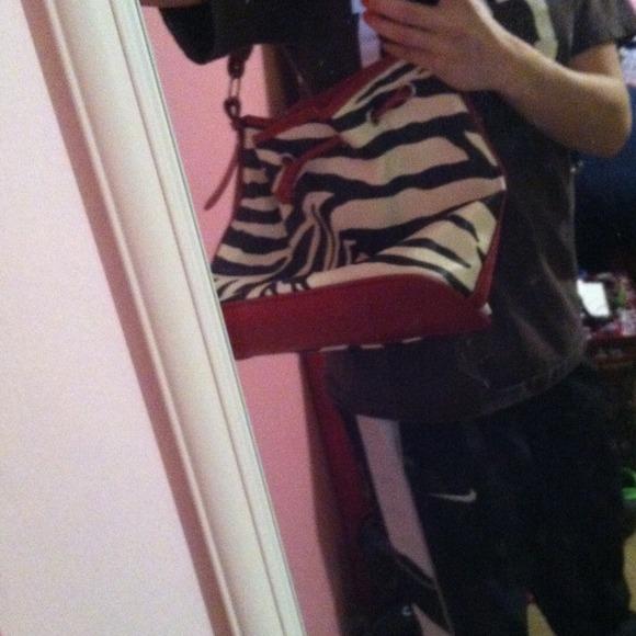 Purse - Picture 2 of 2