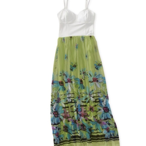 SOLD!! Brand new beautiful spring dress!!!