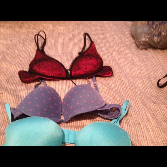 Bras, - Picture 2 of 3