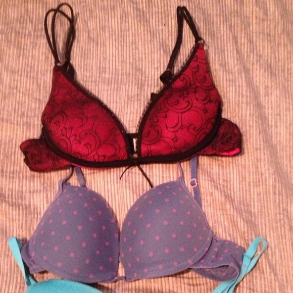 Bras, - Picture 3 of 3