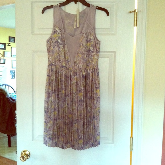 Sweet spring dress never worn!