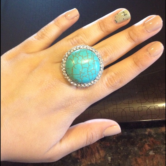 Jewelry - ✨REDUCED✨ Turquoise with crystals ring