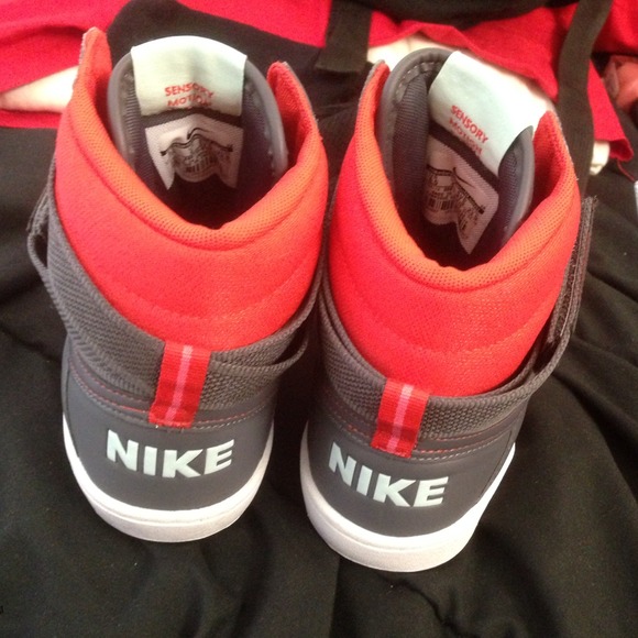 ❌SOLD❌Brand NEW Nike - Picture 3 of 4