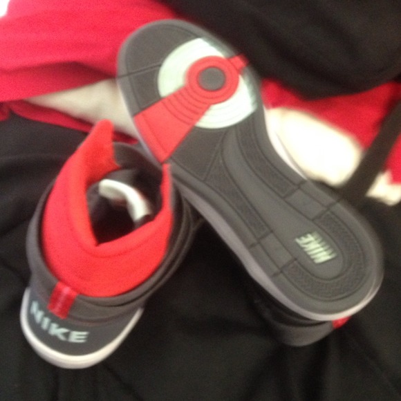 ❌SOLD❌Brand NEW Nike - Picture 4 of 4