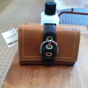 COACH 100%Auth Soho Compact leather Wallet NWT!