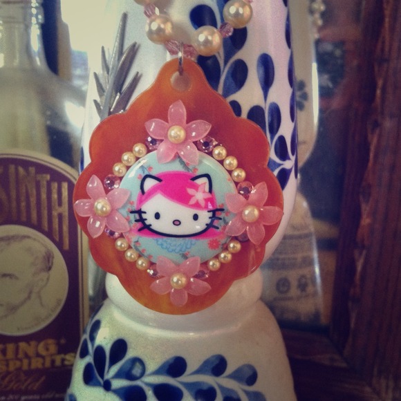 Tarina Tarintino Hello Kitty Pink Head *ON RESERVE