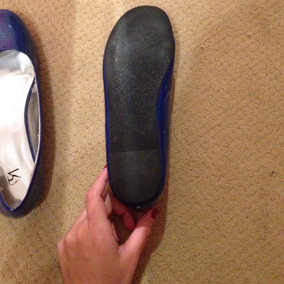 Shiny blue flats - Picture 3 of 4