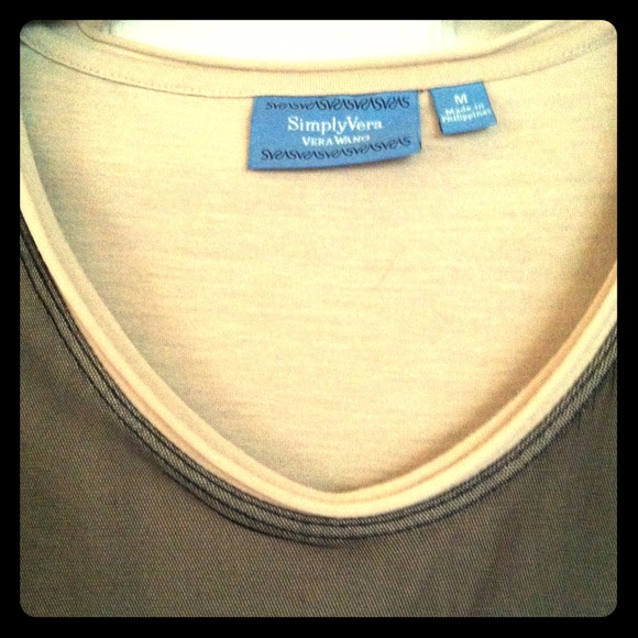 Short sleeve Black and Tan short sleeved top. - Picture 1 of 2