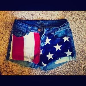 Made American flag shorts 🇺🇸