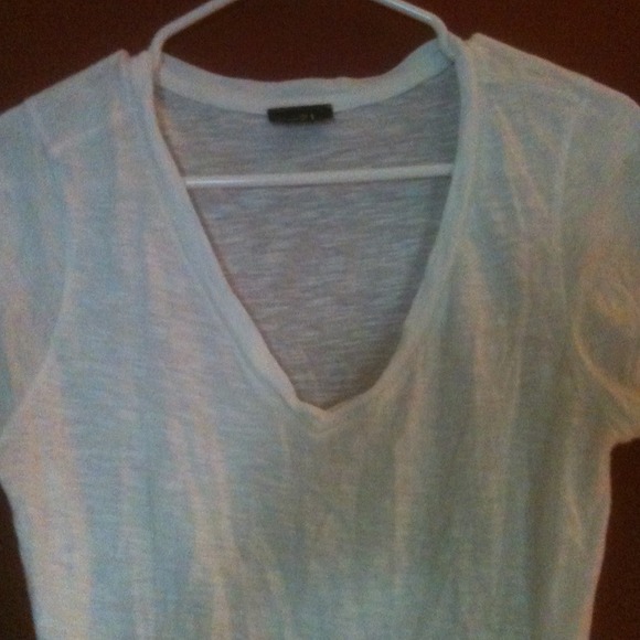 V neck tee - Picture 2 of 3