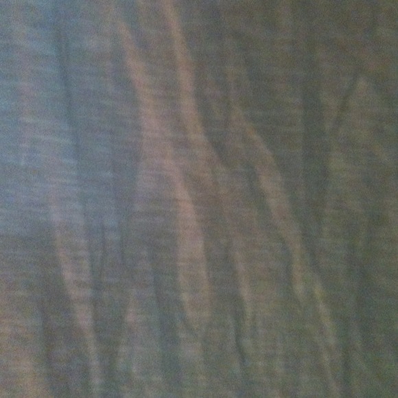 V neck tee - Picture 3 of 3