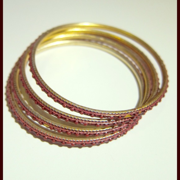 A piece of India - burgundy